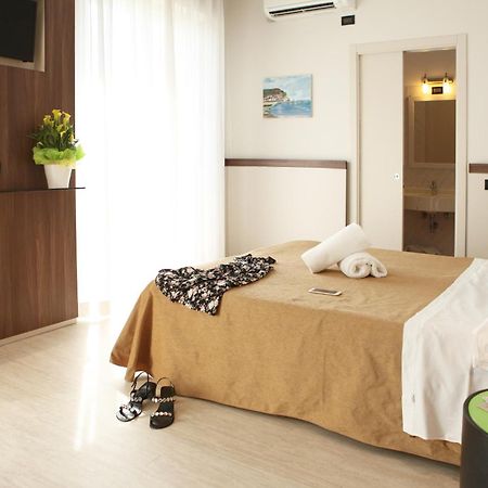 Hotel Mondial Porto Recanati Ngoại thất bức ảnh