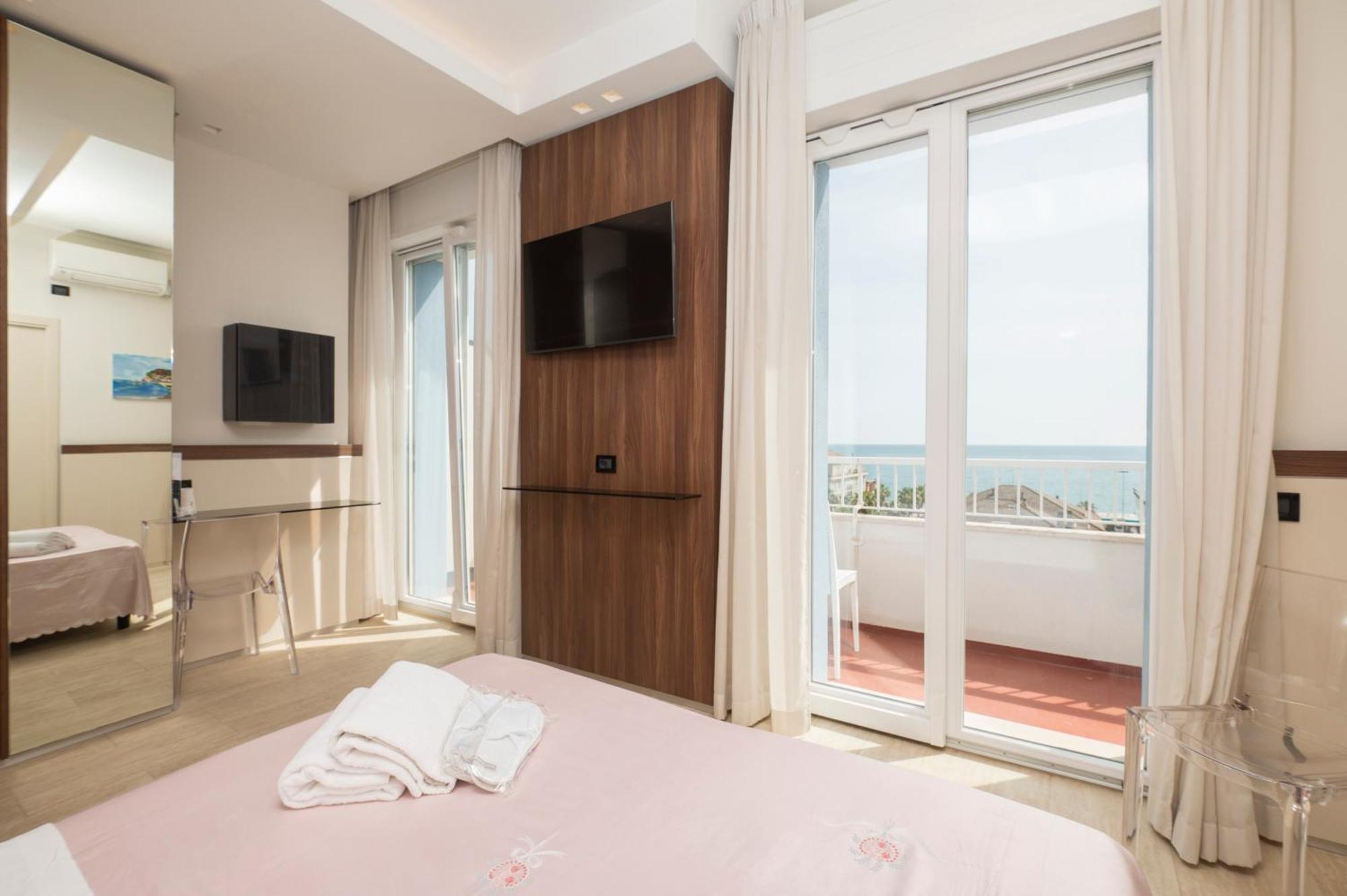 Hotel Mondial Porto Recanati Ngoại thất bức ảnh