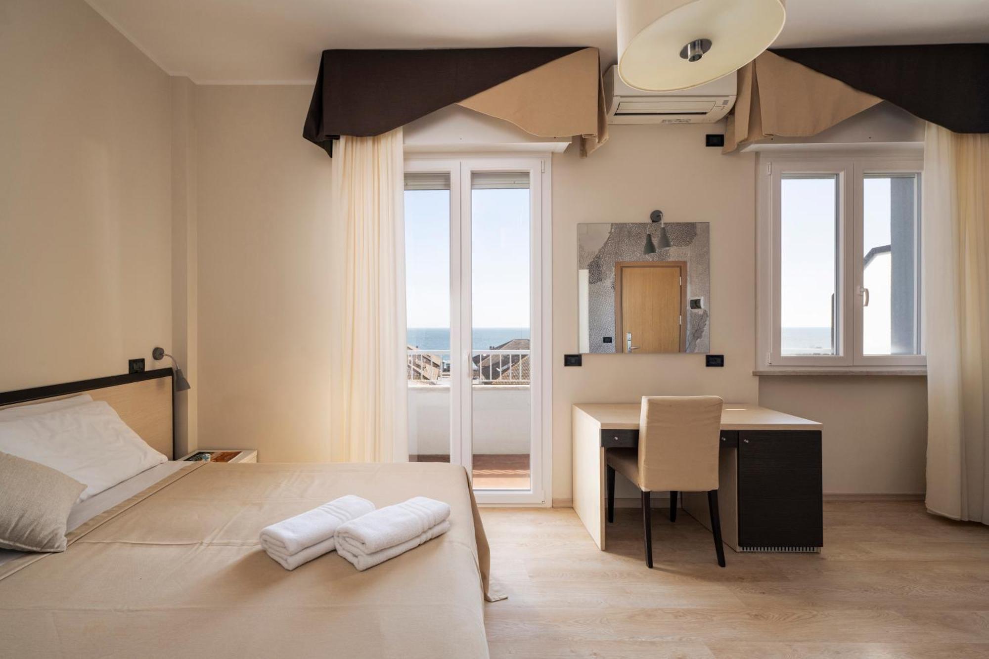 Hotel Mondial Porto Recanati Ngoại thất bức ảnh