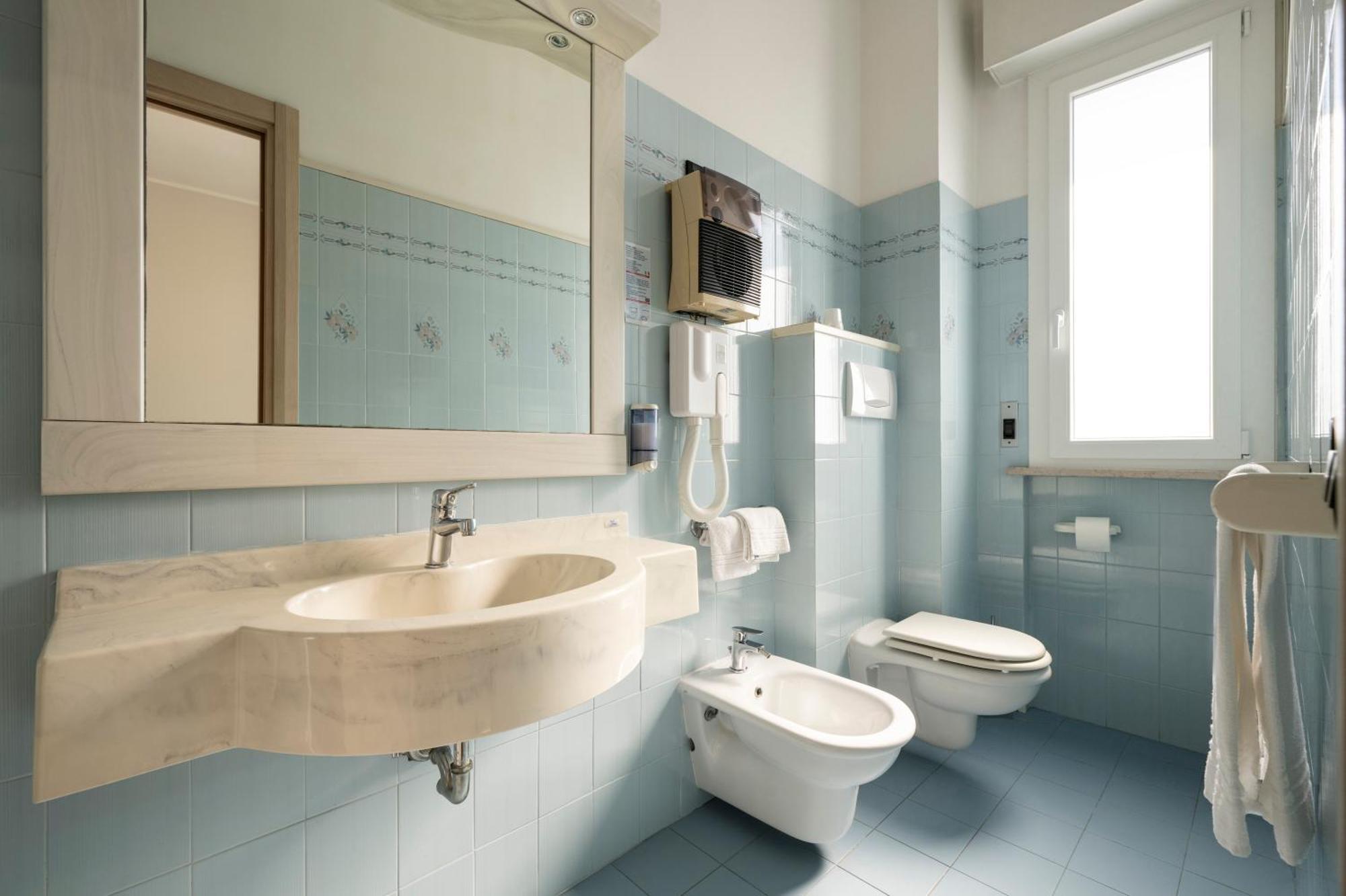 Hotel Mondial Porto Recanati Ngoại thất bức ảnh