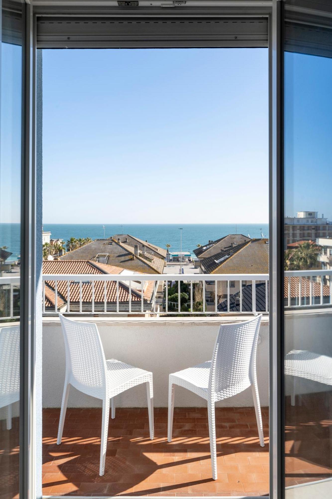 Hotel Mondial Porto Recanati Ngoại thất bức ảnh