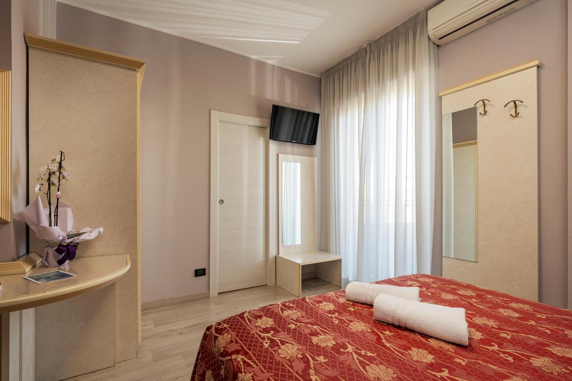 Hotel Mondial Porto Recanati Ngoại thất bức ảnh