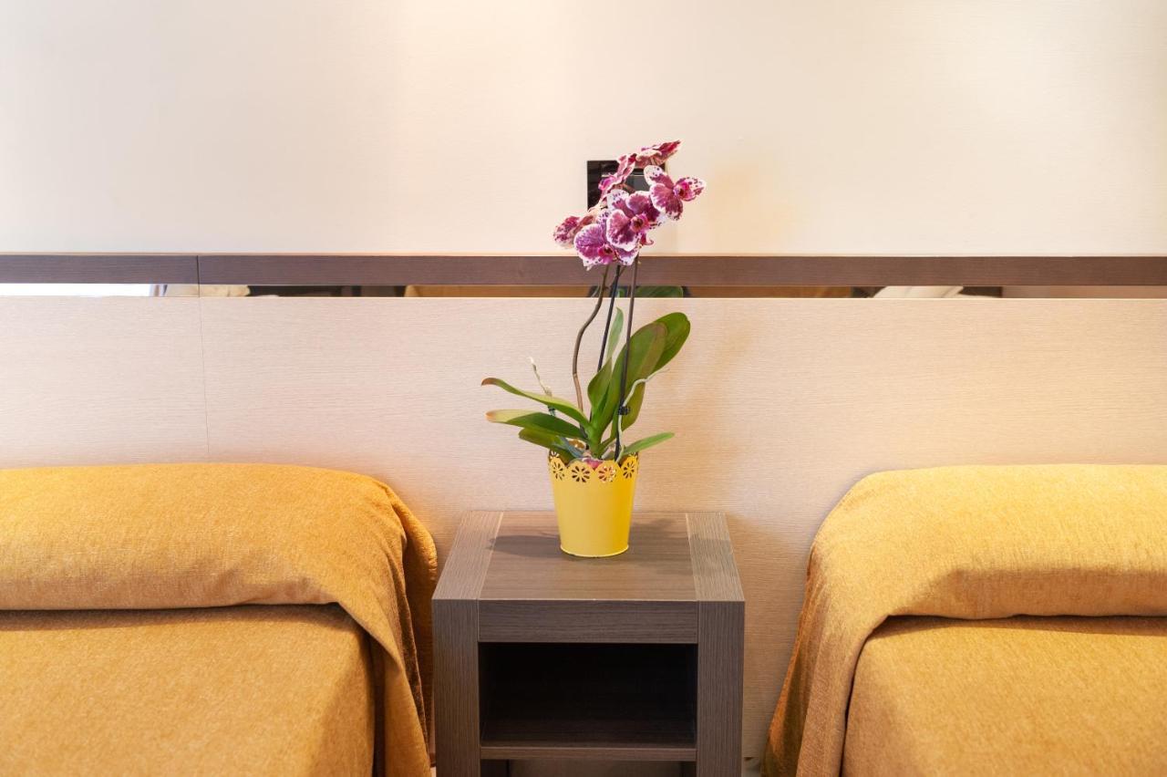 Hotel Mondial Porto Recanati Ngoại thất bức ảnh